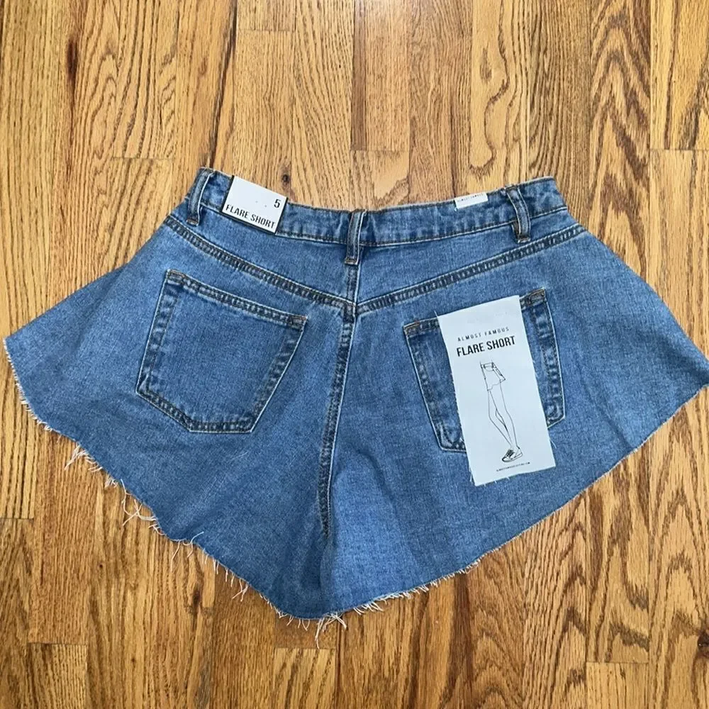 Almost Famous Flare Short Shorts Raw Hem high waist size 5 NWT new with tags